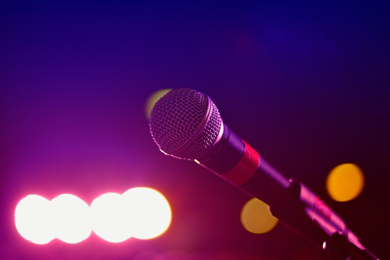 Karaoke Team Building